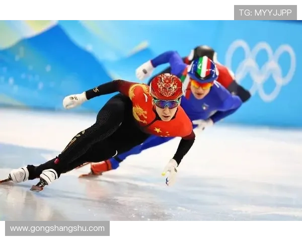 字母三兄弟携手创造历史 国家队生涯首枚奖牌让他们紧紧相拥