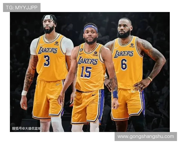 湖人冠军后卫逆天隔扣炸裂全场震撼瞬间引爆激情篮坛