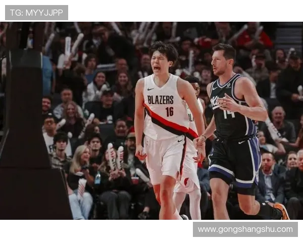 记者点评开拓者五小阵容防守多面小杨需抓住有限上场时间展现价值 记者点评开拓者五小阵容防守多面小杨需抓住有限上场时间展现价值